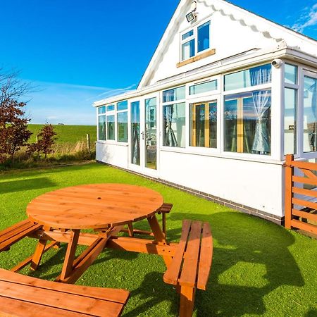 "Woodlands" By Greenstay Serviced Accommodation - Luxury 3 Bed Cottage In North Wales With Stunning Countryside Views & Parking - Close To Glan Clwyd Hospital - The Perfect Choice For Contractors, Business Travellers, Families And Groups Bodelwyddan Exterior foto