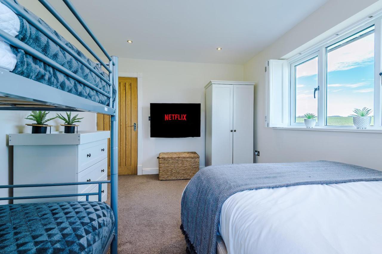 "Woodlands" By Greenstay Serviced Accommodation - Luxury 3 Bed Cottage In North Wales With Stunning Countryside Views & Parking - Close To Glan Clwyd Hospital - The Perfect Choice For Contractors, Business Travellers, Families And Groups Bodelwyddan Exterior foto